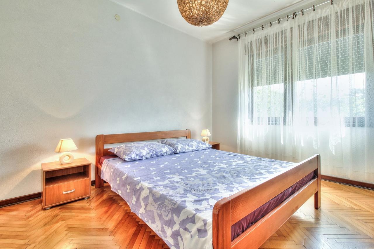 Lovric House With Apartments อูมัค ภายนอก รูปภาพ